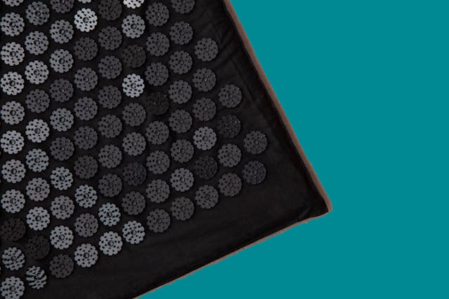 What is an acupressure mat